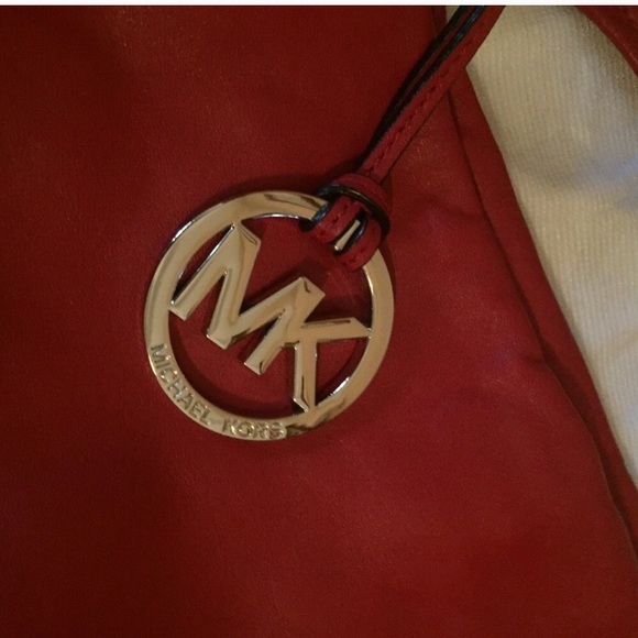 Michael Kors Oversized ID Chain Handbag - Picture 2 of 3